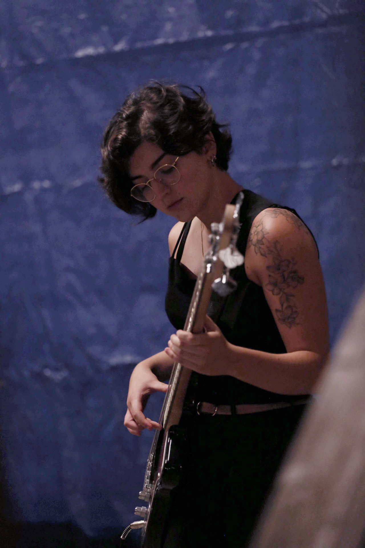 :Papille Gustative live at Montebruno beer festival, andy playing guitar